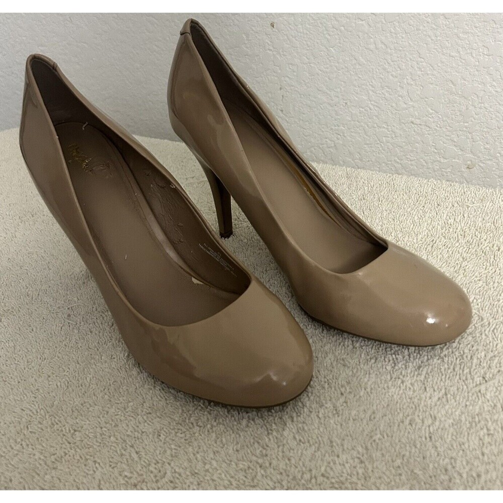 Massino Women's 8.5 Biege Slip on Silletto 4" Heels shoes